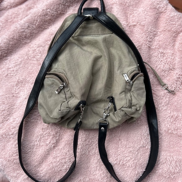 Baggallini covertable backpack-style bag, tan - Picture 3 of 7